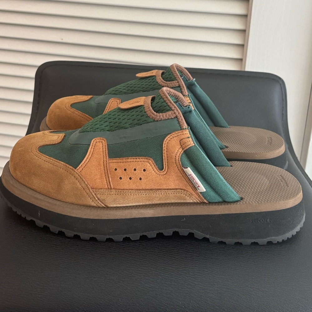 Suicoke Men's Brown and Green Slip-On Loafers